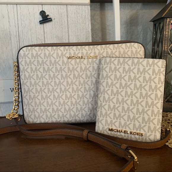 New MK set ♥️ vanilla - Picture 5 of 5